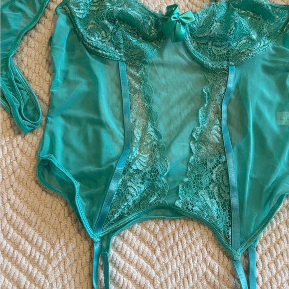 NEW-Lingerie Set - Picture 6 of 11